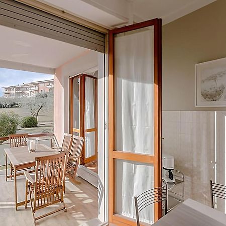 Natural Chic - Close To City Center And Beach - Parking Desenzano del Garda Kültér fotó