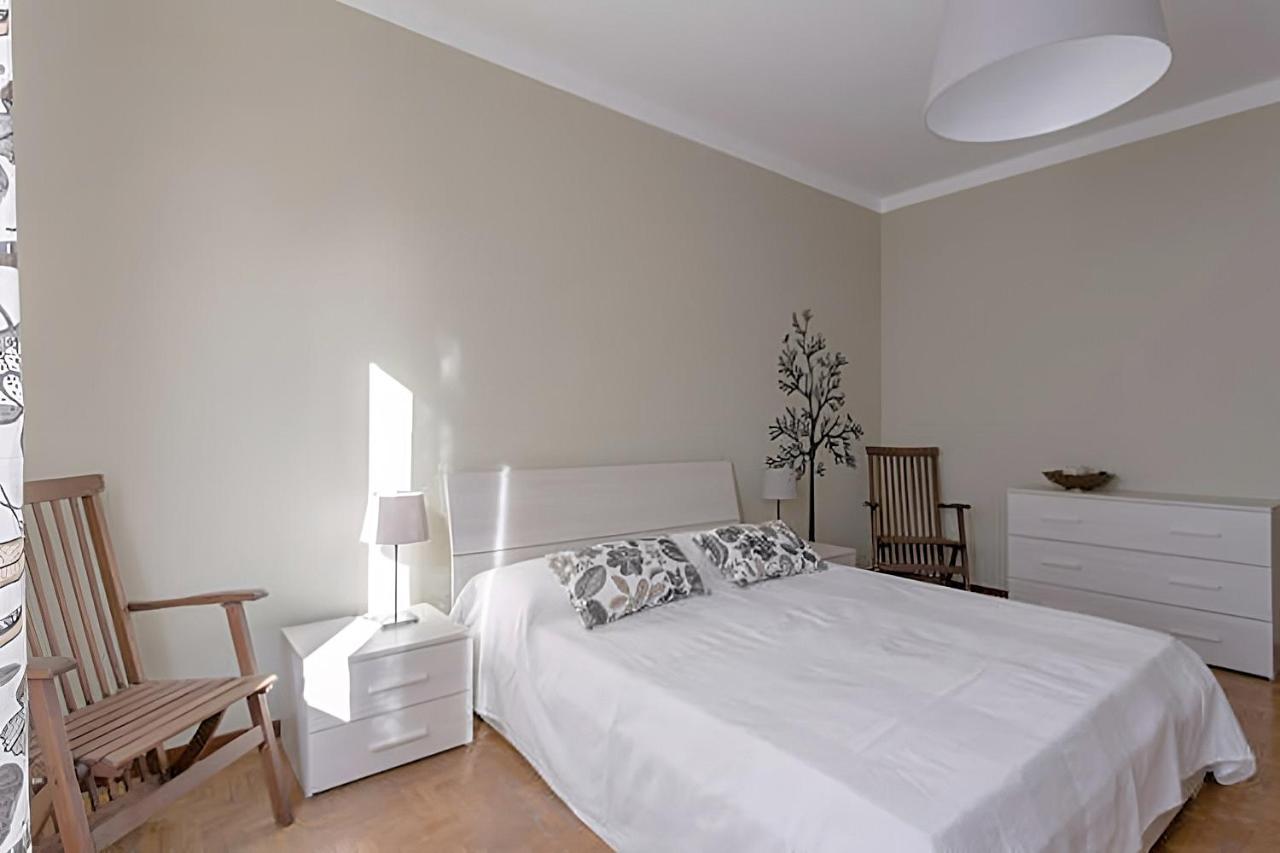 Natural Chic - Close To City Center And Beach - Parking Desenzano del Garda Kültér fotó